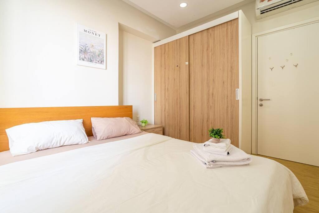 Masteri Thaodien Near Landmark 81 2brs Apartment *