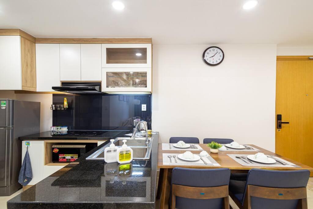 Masteri Thaodien Near Landmark 81 2brs Apartment Ho Chi Minh City